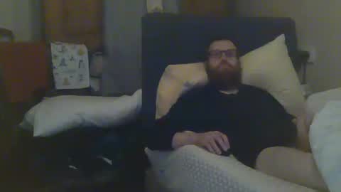 Snapshot of cs014g8493 chatting on February 24, 12:09 am chris online show from February 24, 12:09 am