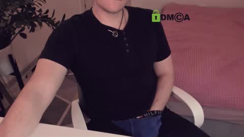 Snapshot of csavie chatting on December 14, 12:32 pm buddy online show from December 14, 12:32 pm