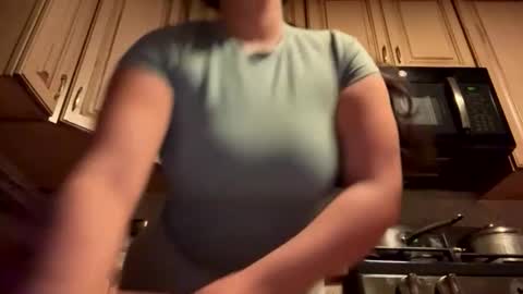 Snapshot of cubanwetdreamdoll chatting on April 7, 2:23 am Thick Cuban Laz online show from April 7, 2:23 am