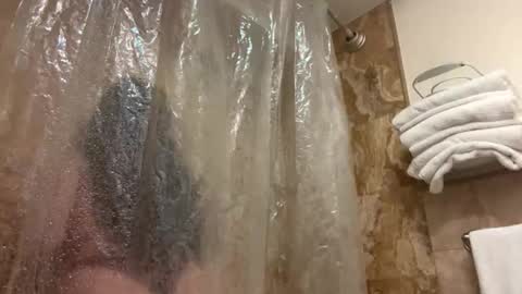 Snapshot of cubanwetdreamdoll chatting on April 8, 7:25 pm Thick Cuban Laz online show from April 8, 7:25 pm