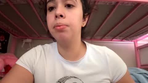 Snapshot of cubanwetdreamdoll chatting on April 16, 3:35 pm Thick Cuban Laz online show from April 16, 3:35 pm