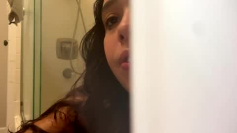 Snapshot of cubanwetdreamdoll chatting on July 20, 5:04 pm Thick Cuban Laz online show from July 20, 5:04 pm