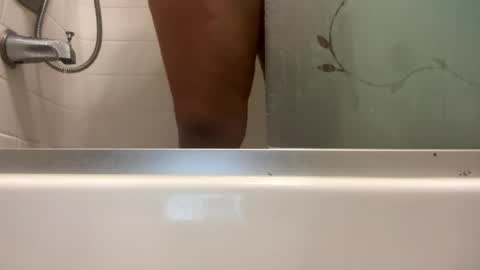 Snapshot of cubanwetdreamdoll chatting on July 21, 10:23 pm Thick Cuban Laz online show from July 21, 10:23 pm
