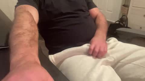 Snapshot of cuckgriff23 chatting on January 8, 1:52 am cuckgriff23 online show from January 8, 1:52 am