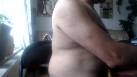 Snapshot of cucumberlad2018 chatting on April 15, 11:39 am Tips WellCUM - Hot Bi Curious - ask Privates online show from April 15, 11:39 am