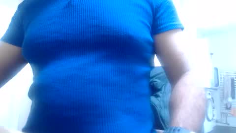 Snapshot of cucumberlad2018 chatting on May 9, 6:24 pm Tips WellCUM - Hot Bi Curious - ask Privates online show from May 9, 6:24 pm
