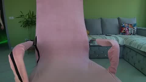 Snapshot of cuddle_kitten chatting on May 20, 6:19 am Alexia online show from May 20, 6:19 am