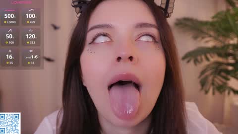 Snapshot of cuddlebyyou chatting on October 25, 3:29 pm Ellie online show from October 25, 3:29 pm