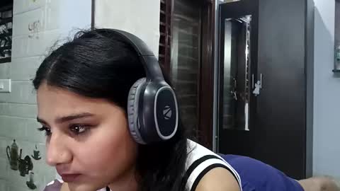 Snapshot of cuddlemuffins_3110 chatting on April 9, 2:22 pm cuddlemuffins online show from April 9, 2:22 pm