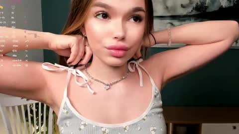 Snapshot of cuddles_jane chatting on May 24, 9:36 am Silvia online show from May 24, 9:36 am