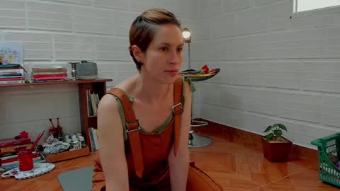 Snapshot of cuddlingbunnny chatting on January 18, 3:38 pm Leonela online show from January 18, 3:38 pm