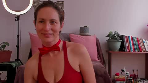 Snapshot of cuddlingbunnny chatting on January 26, 7:09 pm Leonela online show from January 26, 7:09 pm