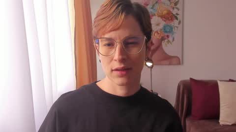 Snapshot of cuddlingbunnny chatting on March 10, 7:50 pm Leonela online show from March 10, 7:50 pm