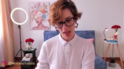 Snapshot of cuddlingbunnny chatting on October 5, 3:54 pm Leonela online show from October 5, 3:54 pm