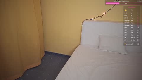 Snapshot of cuddlings chatting on December 17, 3:49 pm Mimiher 43 Asahim 32 online show from December 17, 3:49 pm