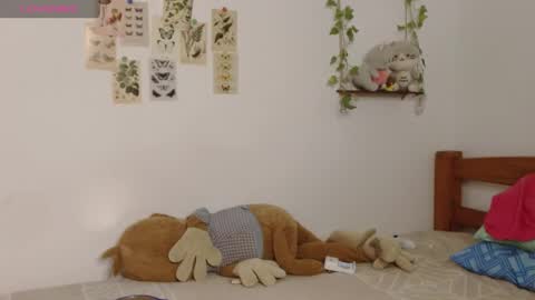 Snapshot of cuddly_twinkie chatting on June 1, 6:48 am Cuddly online show from June 1, 6:48 am