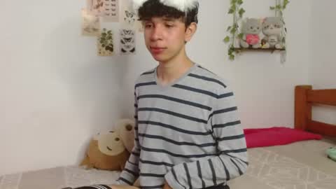 Snapshot of cuddly_twinkie chatting on June 14, 1:46 pm Cuddly online show from June 14, 1:46 pm
