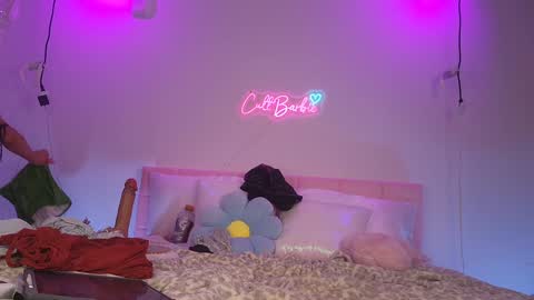 Snapshot of cult_barbie93 chatting on December 12, 6:14 am Cult Barbie online show from December 12, 6:14 am