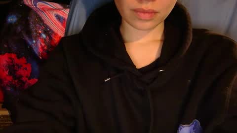 Angela online show from October 29, 1:35 pm