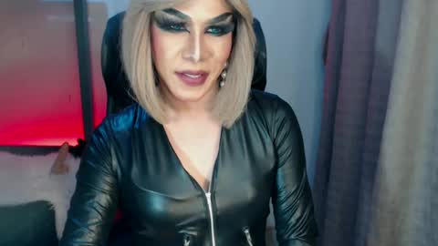 Snapshot of cum_4youbaby chatting on February 25, 7:03 pm CUMMELA SLUTI online show from February 25, 7:03 pm