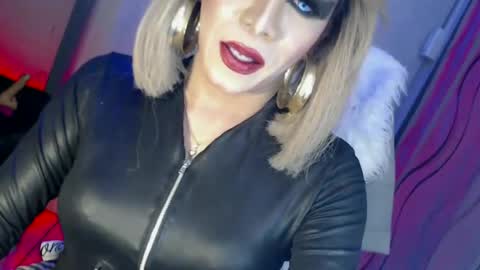 Snapshot of cum_4youbaby chatting on June 12, 5:12 pm CUMMELA SLUTI online show from June 12, 5:12 pm