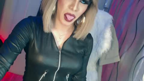 Snapshot of cum_4youbaby chatting on June 17, 3:13 pm CUMMELA SLUTI online show from June 17, 3:13 pm