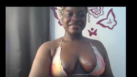 Snapshot of cum_coco_sweet chatting on May 19, 1:56 am Coco sweet online show from May 19, 1:56 am