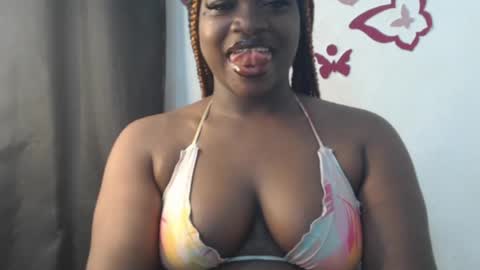 Snapshot of cum_coco_sweet chatting on June 21, 12:35 am Coco sweet online show from June 21, 12:35 am