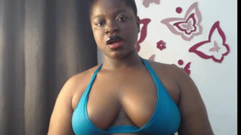 Snapshot of cum_coco_sweet chatting on August 3, 1:04 am Coco sweet online show from August 3, 1:04 am