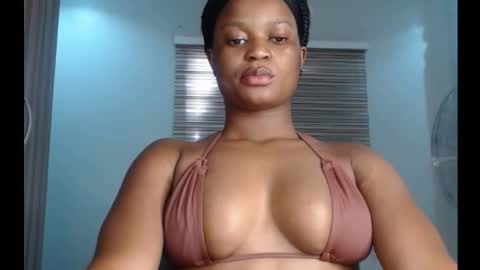 Snapshot of cum_ebony_petitxx chatting on September 21, 7:32 am cath online show from September 21, 7:32 am