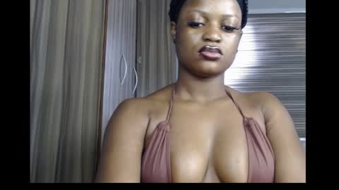 Snapshot of cum_ebony_petitxx chatting on October 9, 7:50 am cath online show from October 9, 7:50 am