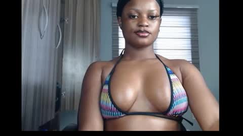 Snapshot of cum_ebony_petitxx chatting on October 11, 7:29 am cath online show from October 11, 7:29 am