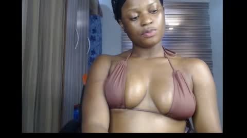 Snapshot of cum_ebony_petitxx chatting on October 17, 8:06 am cath online show from October 17, 8:06 am
