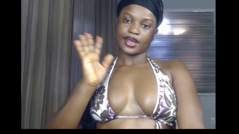 Snapshot of cum_ebony_petitxx chatting on October 19, 7:31 am cath online show from October 19, 7:31 am