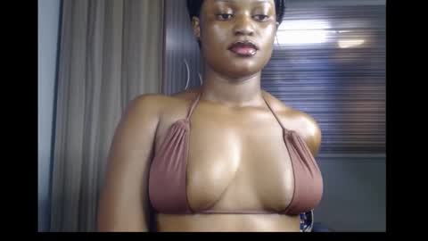 Snapshot of cum_ebony_petitxx chatting on October 24, 7:38 am cath online show from October 24, 7:38 am