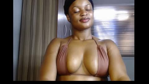 Snapshot of cum_ebony_petitxx chatting on October 25, 7:05 am cath online show from October 25, 7:05 am