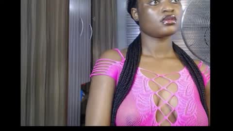 Snapshot of cum_ebony_petitxx chatting on November 12, 7:53 am cath online show from November 12, 7:53 am