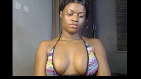 Snapshot of cum_ebony_petitxx chatting on November 15, 4:10 am cath online show from November 15, 4:10 am
