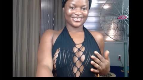 Snapshot of cum_ebony_petitxx chatting on November 18, 7:13 am cath online show from November 18, 7:13 am
