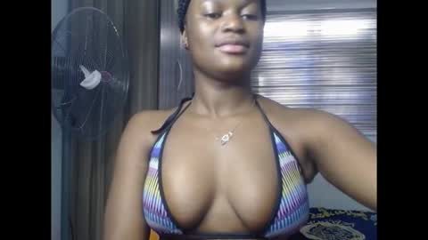Snapshot of cum_ebony_petitxx chatting on December 1, 7:13 am cath online show from December 1, 7:13 am