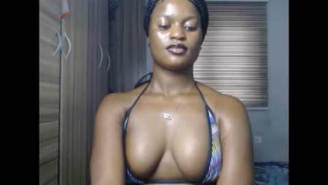 Snapshot of cum_ebony_petitxx chatting on December 16, 7:57 am cath online show from December 16, 7:57 am