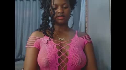 Snapshot of cum_ebony_petitxx chatting on May 12, 6:32 am cath online show from May 12, 6:32 am