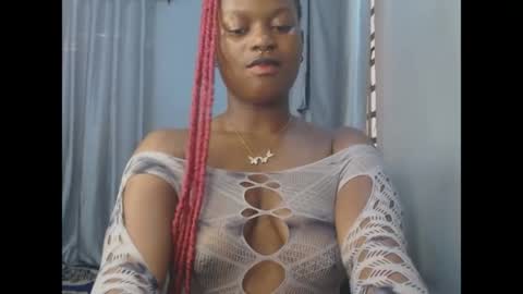 Snapshot of cum_ebony_petitxx chatting on May 20, 6:52 am cath online show from May 20, 6:52 am