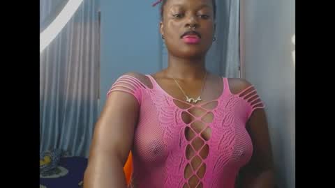 Snapshot of cum_ebony_petitxx chatting on May 27, 6:43 am cath online show from May 27, 6:43 am