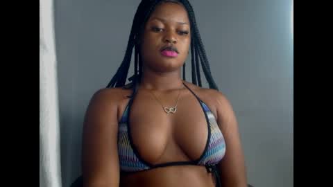 Snapshot of cum_ebony_petitxx chatting on July 19, 5:33 am cath online show from July 19, 5:33 am
