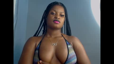 Snapshot of cum_ebony_petitxx chatting on July 20, 7:00 am cath online show from July 20, 7:00 am