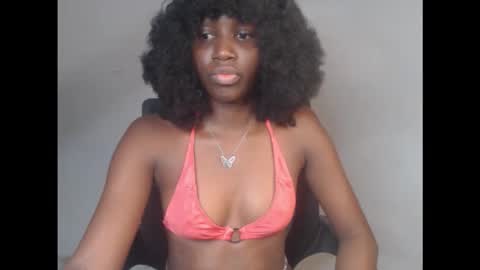 Snapshot of cum_ebony_xsecret chatting on October 28, 7:01 am sophie online show from October 28, 7:01 am