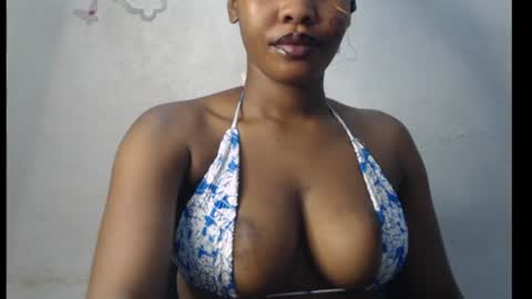 Snapshot of cum_ebony_xxxpetit chatting on June 11, 2:53 am Teeha online show from June 11, 2:53 am