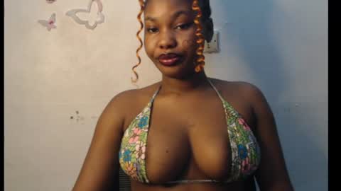 Snapshot of cum_ebony_xxxpetit chatting on June 15, 1:08 am Teeha online show from June 15, 1:08 am