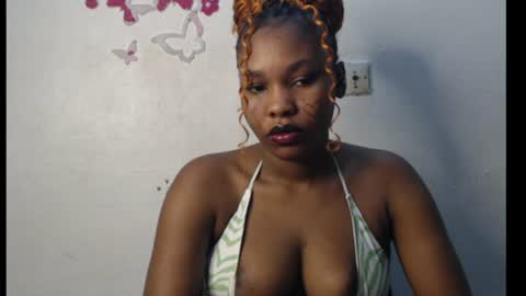 Snapshot of cum_ebony_xxxpetit chatting on June 21, 12:35 am Teeha online show from June 21, 12:35 am